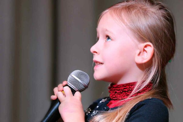 https://www.kk-lingua.cz/wp-content/uploads/2019/04/inner_image_event_01-640x427.jpg