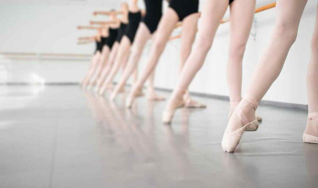 https://www.kk-lingua.cz/wp-content/uploads/2019/05/inner_event_dance_01-640x379.jpg