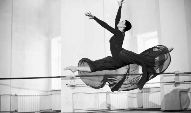 https://www.kk-lingua.cz/wp-content/uploads/2019/05/inner_event_dance_02-640x379.jpg